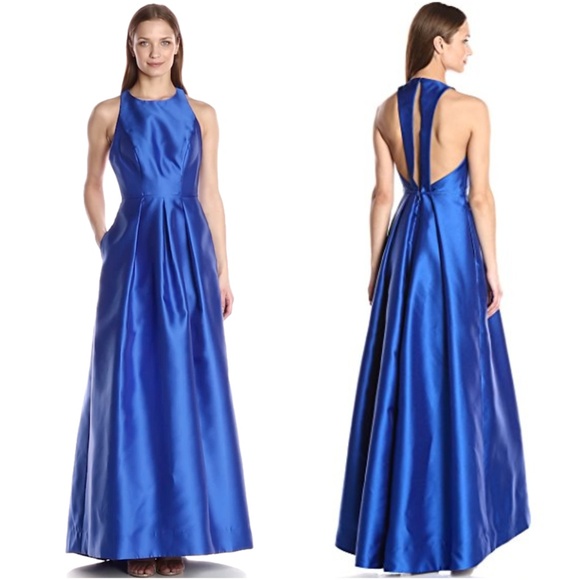 Carmen Marc Valvo Dresses & Skirts - Carmen Marc Valvo Infusion Crew Neck Halter Gown